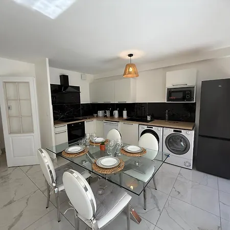 Appartement Magnifique 3 Pieces A 100m De La